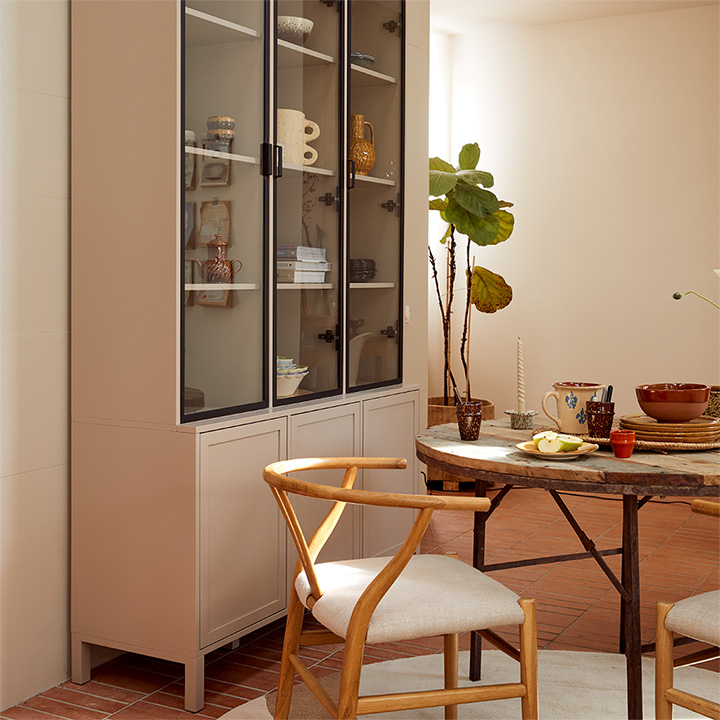 Jordan Vitrinekast 3-deurs thumbnail hover image