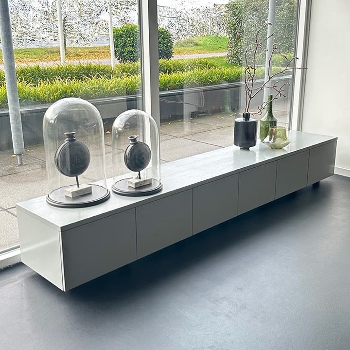 Dressoir Samuel 6-deurs op haarspel poot grijs + eiken thumbnail image