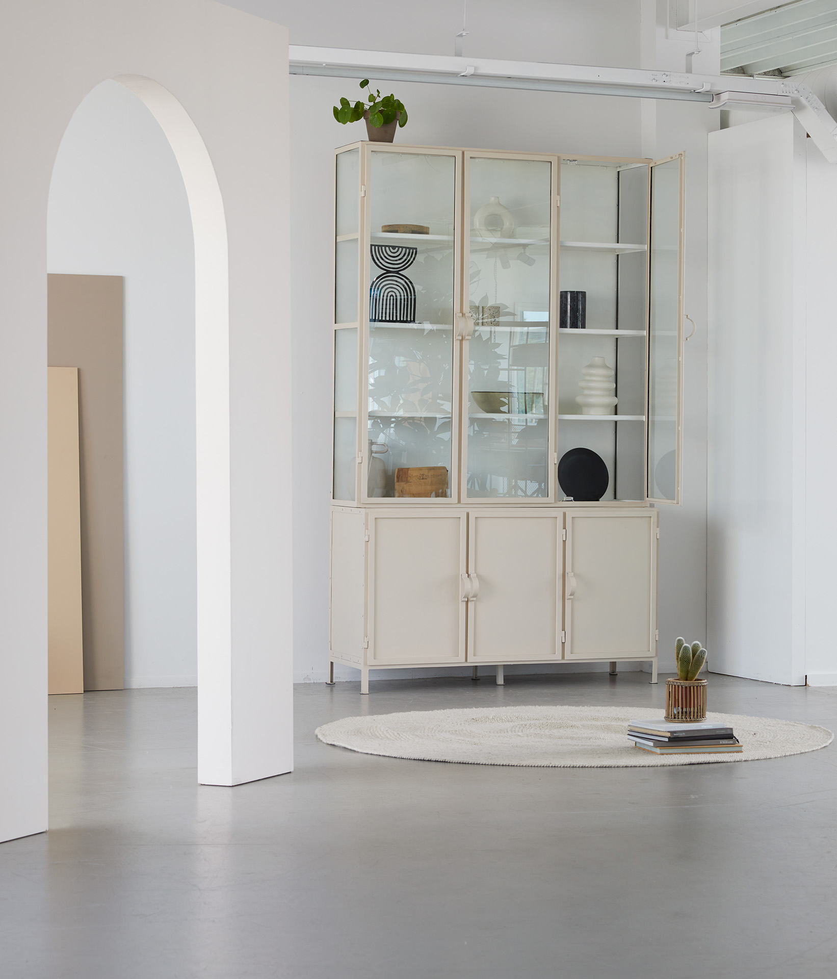 Detroit Vitrinekast New Routz thumbnail hover image