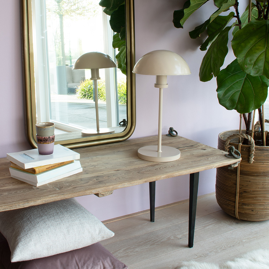 Unieke salontafel met metalen poten thumbnail hover image