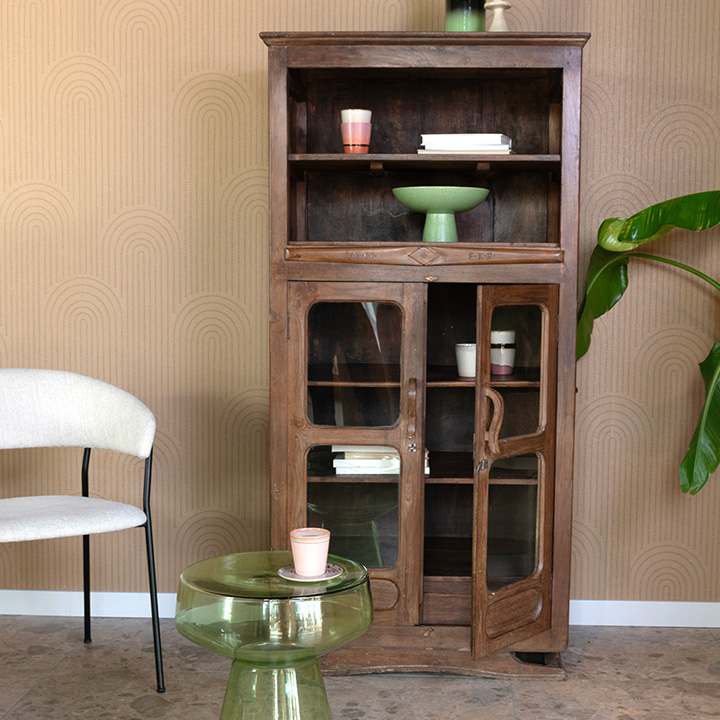 Oude unieke kast met open vak thumbnail image