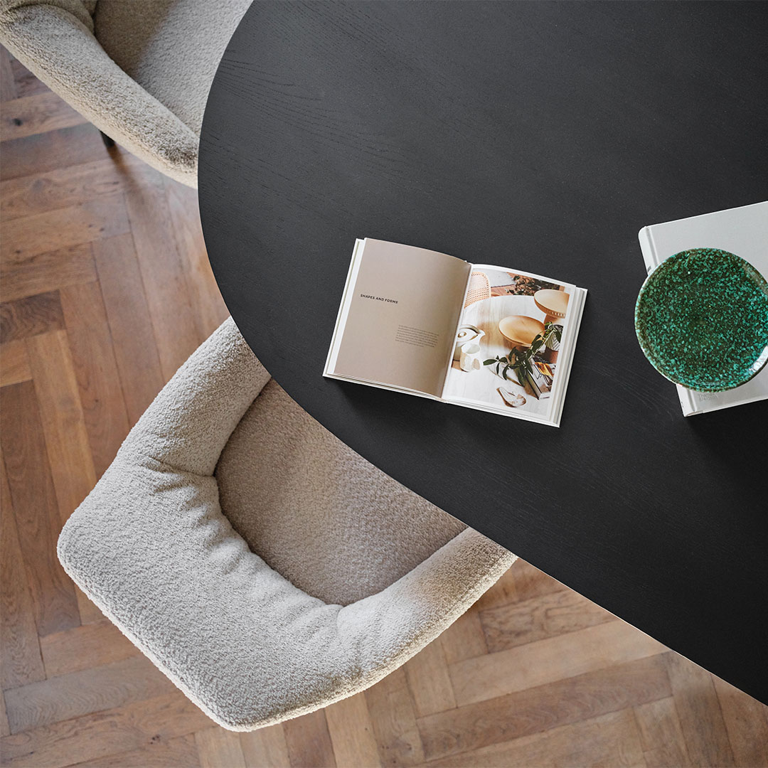 Eetkamerstoel Saga thumbnail hover image