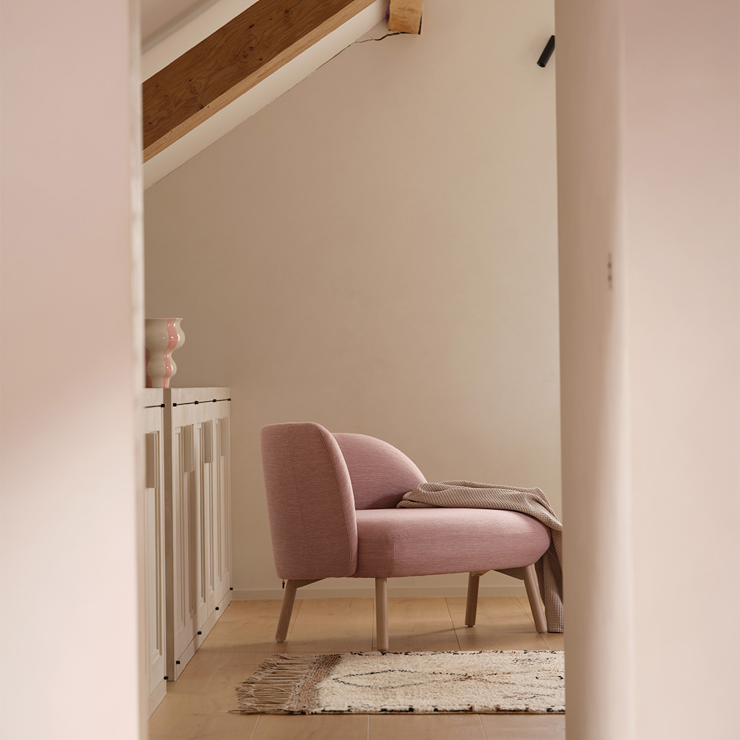 Longchair Thalia thumbnail image